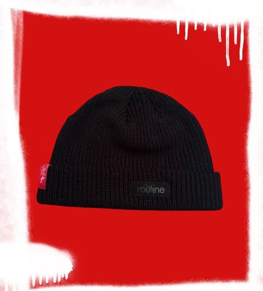 Fisherman cap (black/red label)